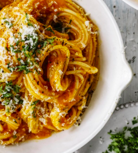spagetti with roasted carrot and pasta sauce